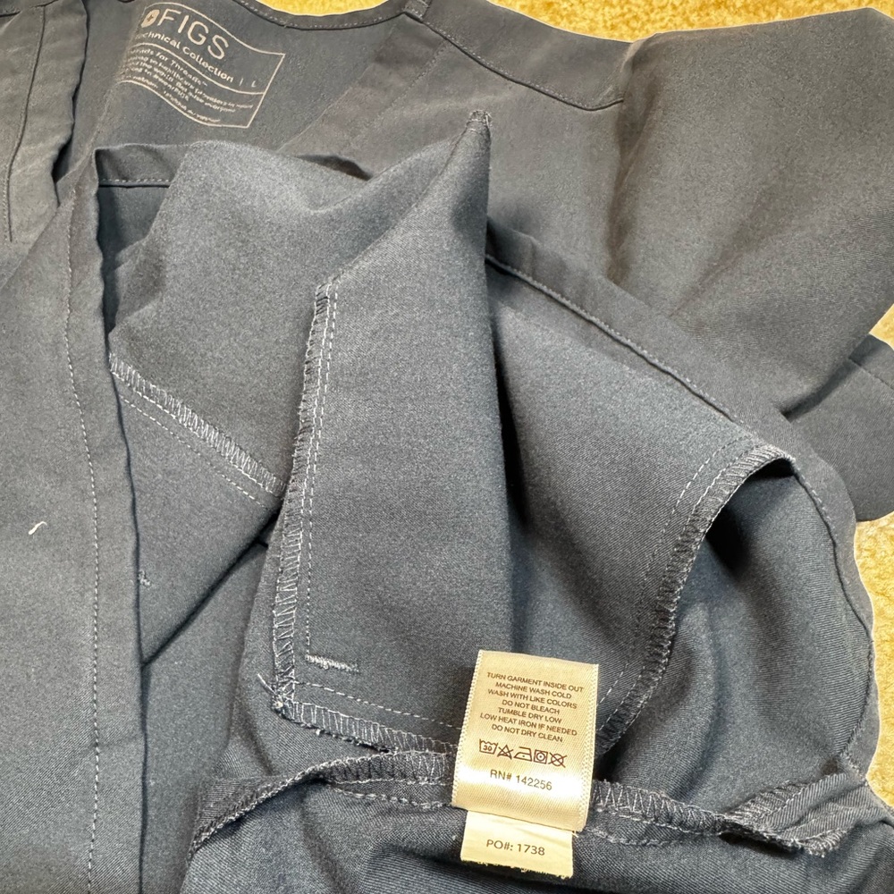 Figs Scrub Top - Picture 5 of 5